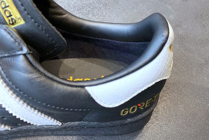 ߁AԂ̒płɂAu₩ȑL[v