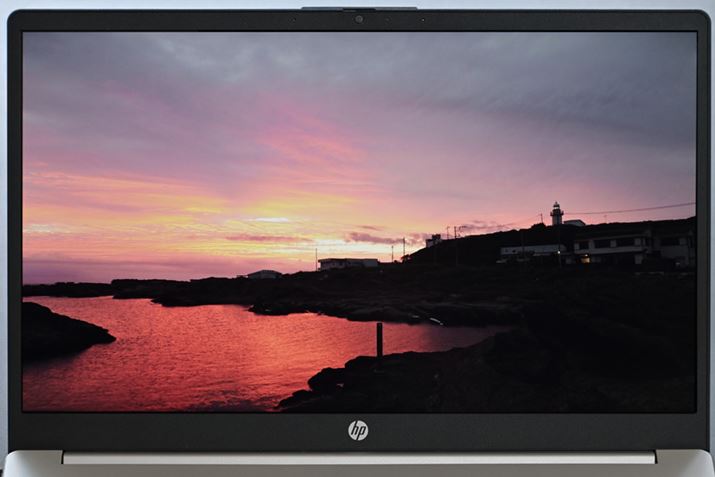 15.6^̃tHD tfBXvC̗pBRȐFČŎʐ^⓮\ł܂