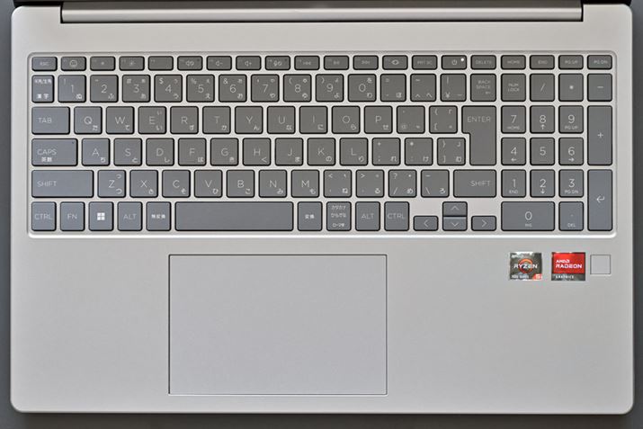 L[sb`19mm̓{zL[{[h̗pB^b`pbh͏\ȑ傫mۂĂ܂