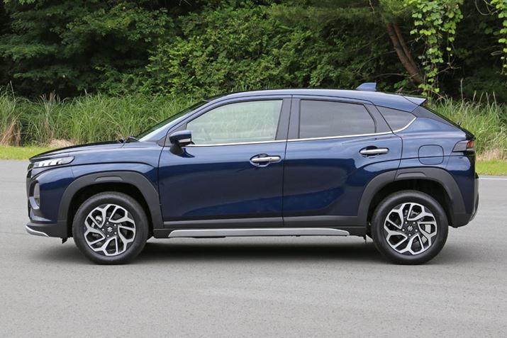 zC[́A`̃X|[NɂČS\B^CTCÝA16C`i195/60R16j