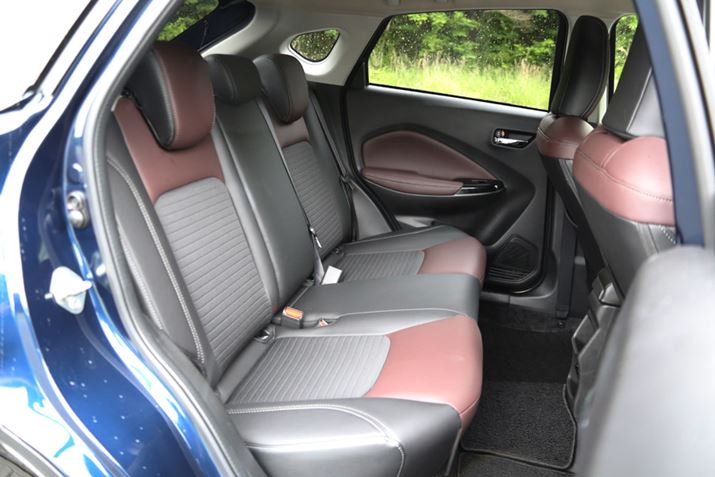 AV[gtgV[gƓlɃ{h[F̕\炪pĂ