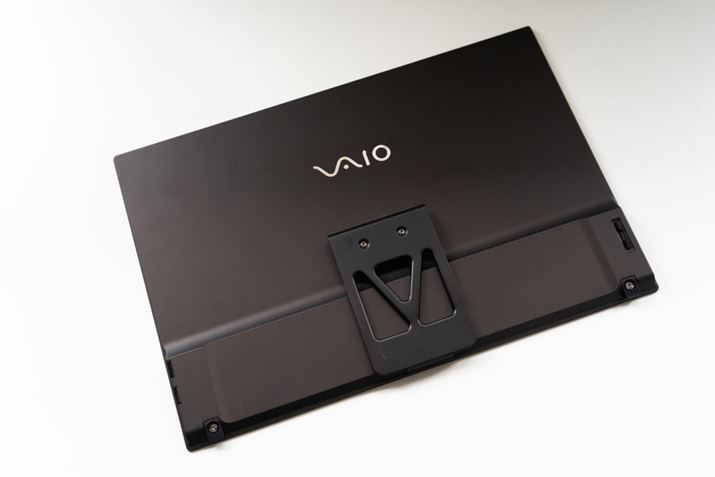 TCgŁui14.0^Chȏ̃oCfBXvCɂājEŌyʂ̃oCfBXvCvƂLb`Rs[ĂuVAIO Vision+ 14v̎ʂ́A325gB350ml̃ybg{gy