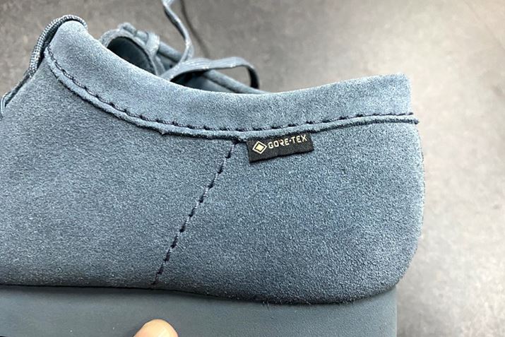 q[̃TChɂ́uGORE-TEXvڂ̏؂ƂȂsXl[zA肰ȂANZgɂȂĂ܂