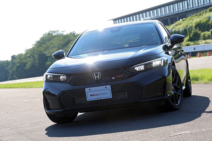 uRSv́AN}vǂɑтCyɑ̊łA^]邱ƂŐSԂAŐVZpɂĒNłyMTX|[cڎwĊJꂽ