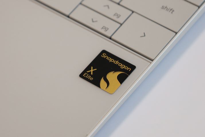 uSnapdragon X EliteṽV[