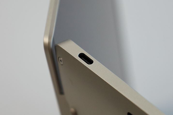 OC^[tFCXUSB Type-C|[gEɓڂ܂