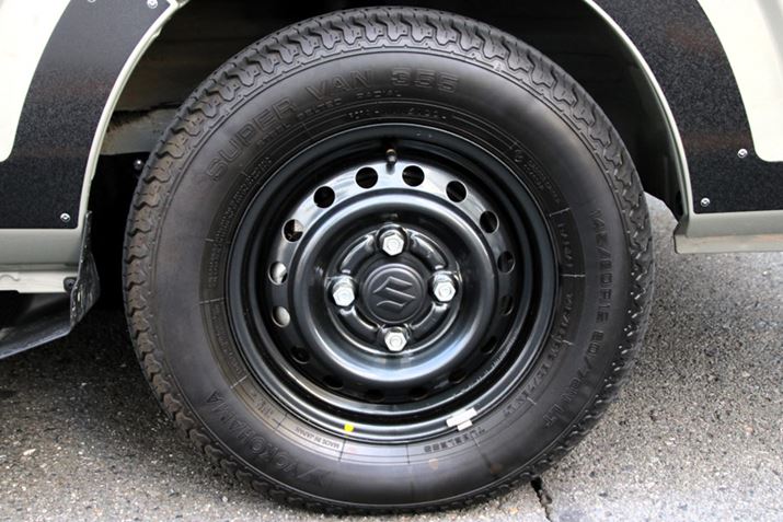 uX[p[LC X~ebhṽzC[ɂ́A^bNubNJ[̗pĂ