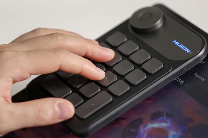 Ўőł~jL[{[huHuionL[_CE~jvtB18̃L[𓋍ڂAʏ̃L[{[hƂĂAV[gJbgL[gݍ킹L[{[hƂĂgpłBWindows̃WA[hɑΉ_CRg[[Ă