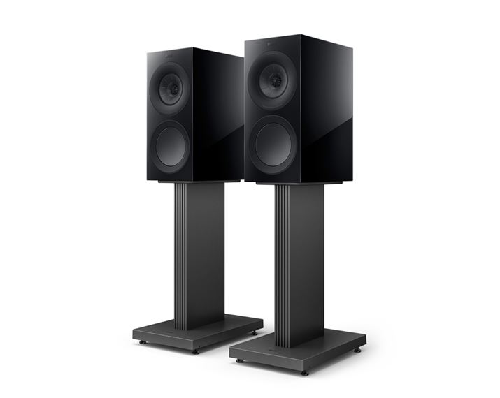 tAX^fBO^ł͂ȂAƂӖŃubNVFt^ł͂邪AȂԂȁuR3 MetavB肵Xs[J[X^hK{ƍlق悢낤Bʐ^̃X^h́uR3 MetavpiuS3 Floor StandvB[J[]i̓yA99,000~iōj