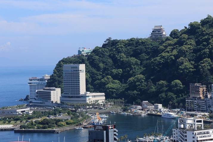 ܂ŏオƁAقǂ܂łMC邪܂BMCقƉɂāA̍݊MC̖͂܂EOS R7ARF-S18-150mm F3.5-6.3 IS STMA84mmi35mmZ135mmjAF11A1/200bA-0.3EVAISO100AzCgoXFzAsN`[X^CFi