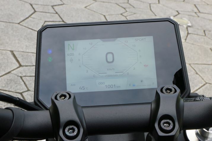 [^[fBXvČ`͕ςĂȂAVBluetoothŃX}[gtHƐڑł@\𓋍ځBX}[gtHɐpAviGarmin StreetCrossjCXg[΁A[^[fBXvCŃirQ[V@\gpł