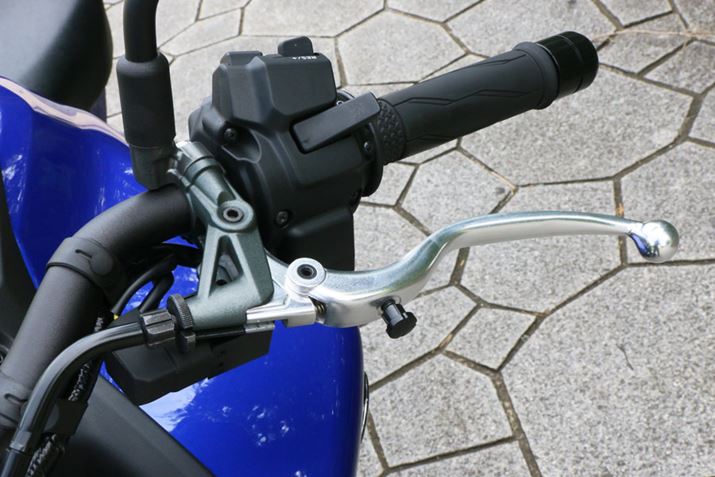 }X^[V_[̕ύXɍ킹āANb`o[EΏ̂ӎfUCɕς