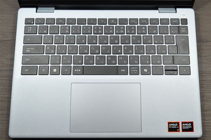 t@NVL[tAeL[Ȃ̓{zL[{[hBF͍ŁAobNCg͂܂B^b`pbh̓NbN{^̌^ŁA{̃J[ɍ킹2FpӂĂ܂