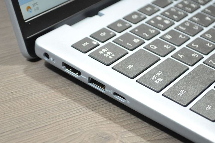 ʂɂ͓dA_v^[AHDMIAUSB Type-AAUSB Type-C̊e|[gł܂BUSB Type-A̋Kíu3.2 Gen 1vȂ̂œ]x5GbpsAUSB Type-Ću3.2 Gen 2vȂ̂10GbpsłBȂAUSB Type-CDisplayPort Alt[h1.4ΉȂ̂ŉʂ̊Oo͂\łB܂APower Deliverył̏[dɂΉĂ܂