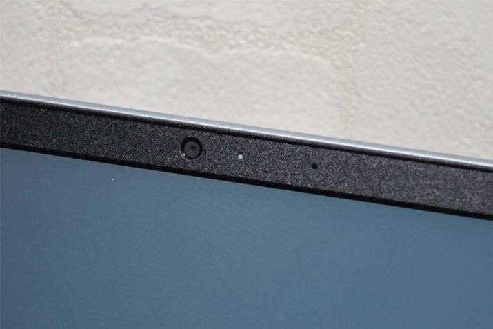 A~V[ṼfWebJ̉f1080pɃAbvAfAAC}CNڂ悤łA_ł̓vX`bNV[ṼfȂ߁A720pVOfW^}CN̍\ł