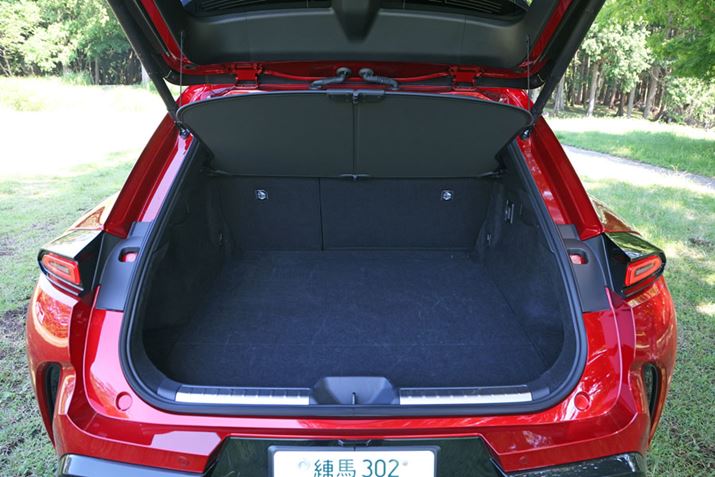 uNEX|[cṽQbW[i摜̓AV[g𗧂ĂĂԁj