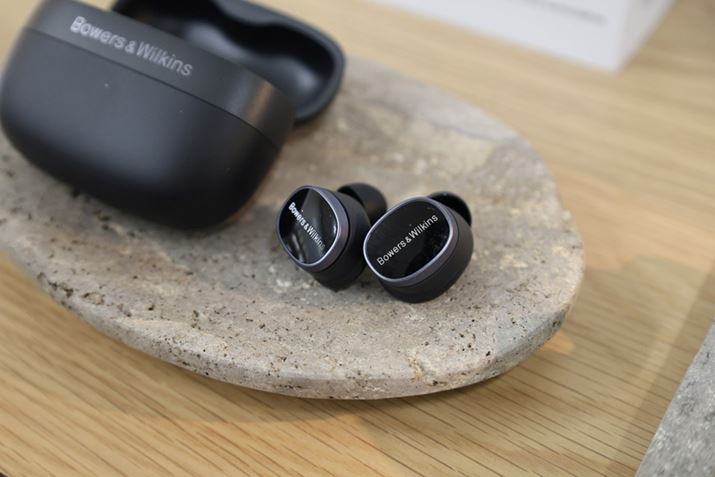 Bowers & WilkinśuPi8vBuPi6vƊ{`͓