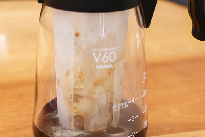 oꂽR[q[̓ACXXg[i[ʉ߁B킩HuԂɕXɐGAɗ܂ŕXɐGꑱ邽߁A悭}łƂ킯ł