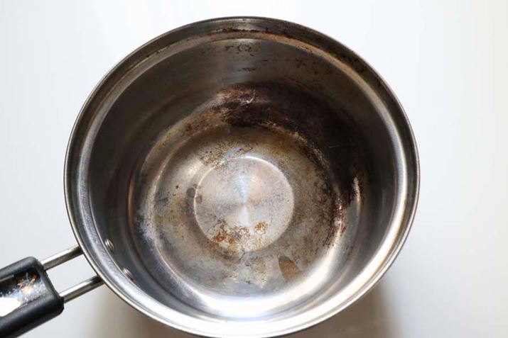 ̓AɉE゠肪ȂĂAHނ̂ɒR܂