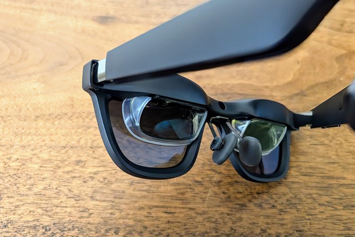 EɃY̓ɂ鏬ȃj^[̉fd˂邱ƂAR\ł