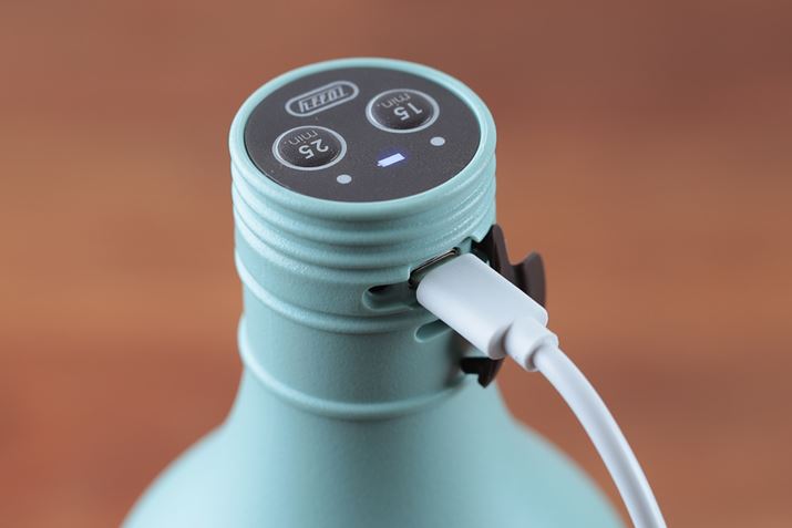 {̂̏[dUSB Type-CōsA3ԂŖ[dƂȂ܂B[dł15o15gpł̂ŁALvȂǂɌgтăAEghAŃR[q[gyނƂłł