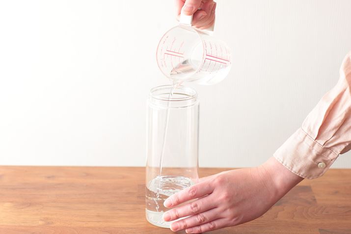 ܂́AOe300`400mL̐𒍂܂BOeɂ͖ڐ肪tĂ̂ŁAڈɐĂ܂