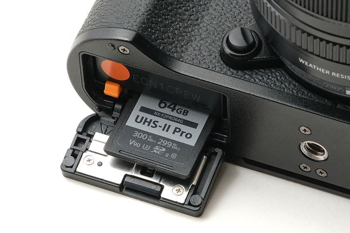 uX-T50v̓obe[Ɠ̃VOXbgdl