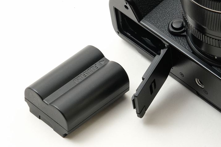 uX-T5v͑eʃobe[uNP-W235v̗pĂ܂