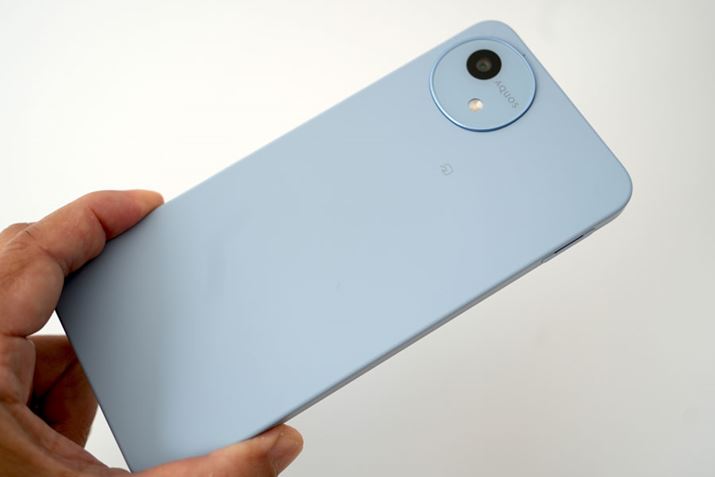 uAQUOS wish4v̔wʂ͏iŃX^CbVȈ