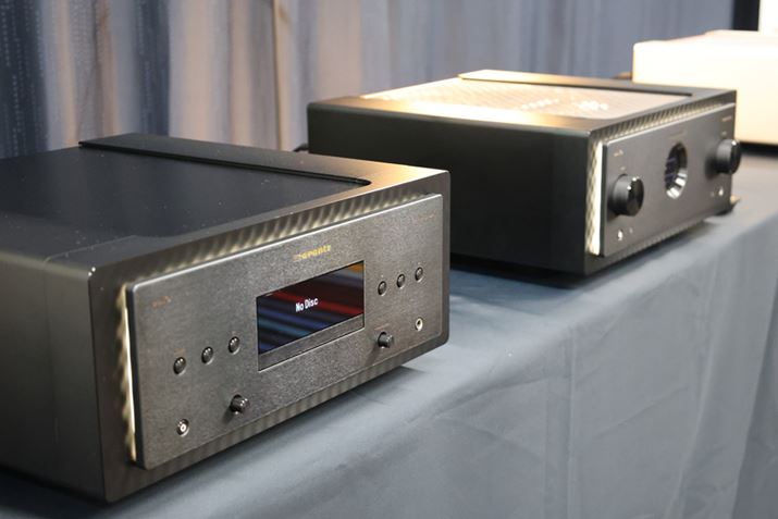 uSACD 10vijƁuMODEL 10viEjB{̐F̓VpS[hƃubN2FBǂV̓XeX̃bVuWaved Mesh TopvdlŁAČ