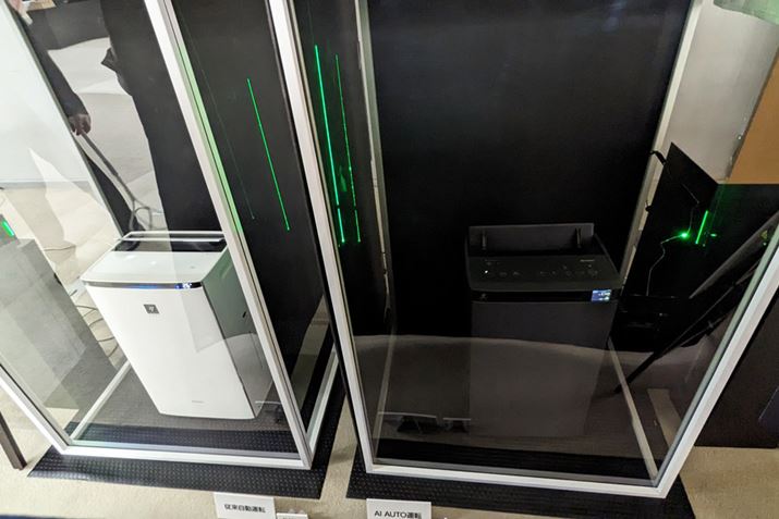 ]fiʐ^jƐVfiʐ^EjP[XɓAC̉̕ωɂ鎩^]̓ŕBVf̃j^[ɂ́u5149/LvƗq\ĂA܂gꂢh̔ł͂Ȃ̂ŕʂグď򉻂𑱂Ă܂A]fł͂łɂꂢ̔ɓBĂ邽߁ALEDv̐F͂ꂢȋCł邱ƂFɕςAʂ߂̉^]ɐ؂ւĂ܂