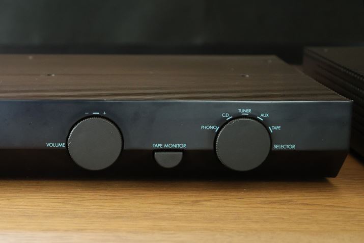 uA1ṽ{[ƃZN^[můԂɂ́uTAPE MONITORv{^cc