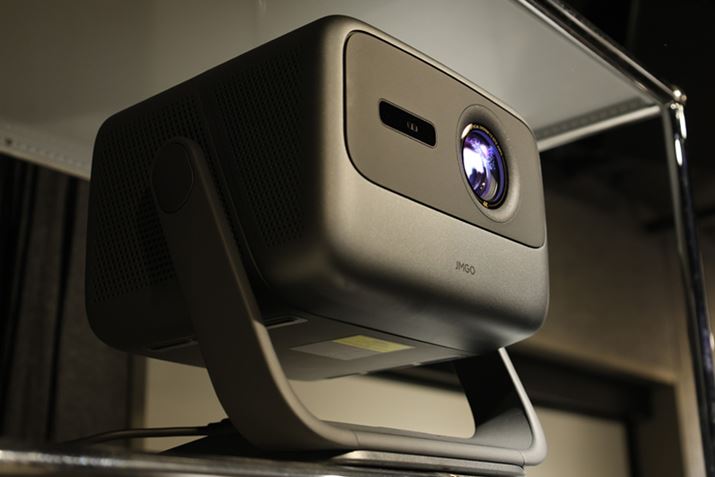 uN1S Pro 4Kv4Kf̍ĐɑΉfBOSGoogle TV̗pANetflixAmazonvCErfIAYouTubeȂǂЂƂōĐł