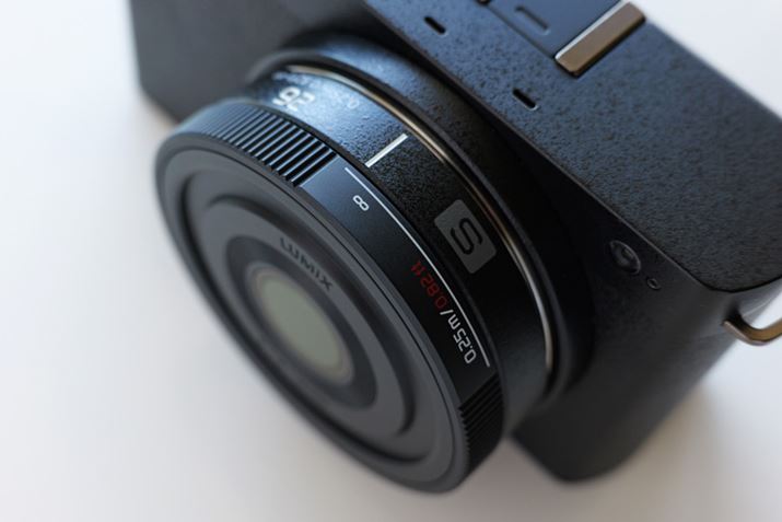 uLUMIX S 26mm F8ṽtH[JXÓAŒZBei0.25mjƖ݂̂̕\LB]p߁A}jAtH[JXȂʐ̂XibvBeł͎g₷