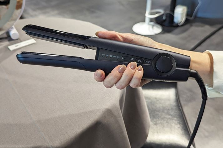 TCY36.2ij×49isj×273ijmmŁAdʂ͖420gBAC 100-120VA200-240VɑΉ}`{e[WdlȂ̂ŁACOłg܂