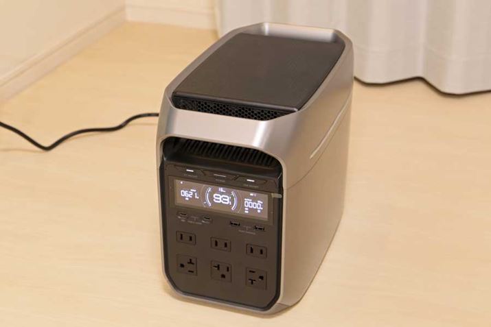 e1,024Wh́uDELTA 3 Plusv̖{̏dʂ͖12.5kgBČy͂ȂA{̑OʂƔwʂɎ肪Aƒ͂߂ΖȂ^ׂBȂA{̓̃obe[pbNIP65̖hEho\ĂAO֎oĂS