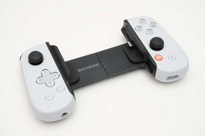 PlayStationł̃{^́//×/ŁA{̃J[