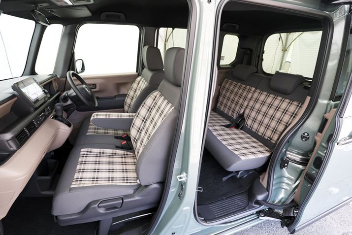 `FbN̑fނ̓t@ubNŁAV[g̕\ʂłȂAȂ̗׎ɂpĂ