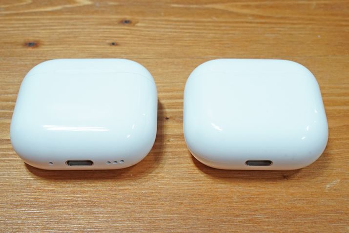 uAirPods 4 ANCviʐ^j̏[dP[X̒ʂɂ́AgTh@\ŎgXs[J[Ă