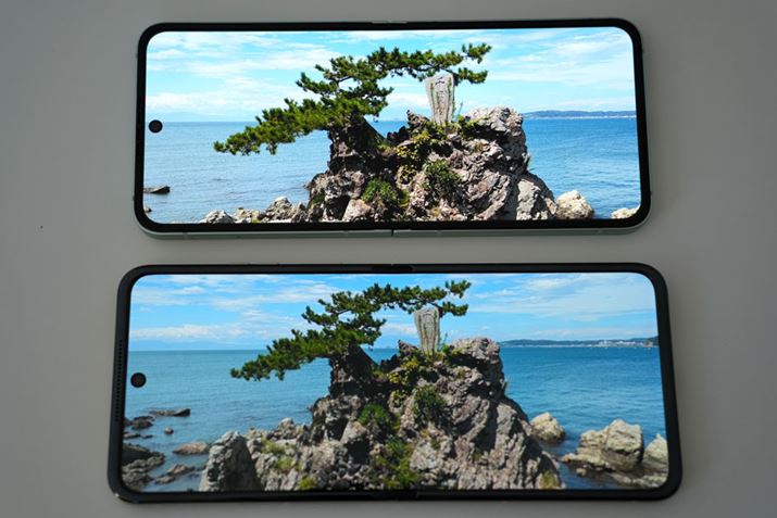 オuGalaxy Z Flip6vAumotorola razr 50vBǂChȉʂɎʐ^⓮\łBʂ̖邳őɂꍇAuGalaxy Z Flip6v̂ق邭\ꂽ