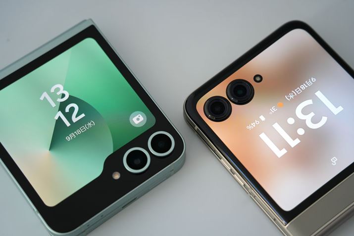 uGalaxy Z Flip6vAEumotorola razr 50vBǂ5000fCƂfAYJ𓋍