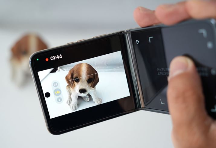 umotorola razr 50vɂ́ArfIĴ悤ɍ\ēB郂[hڂĂ