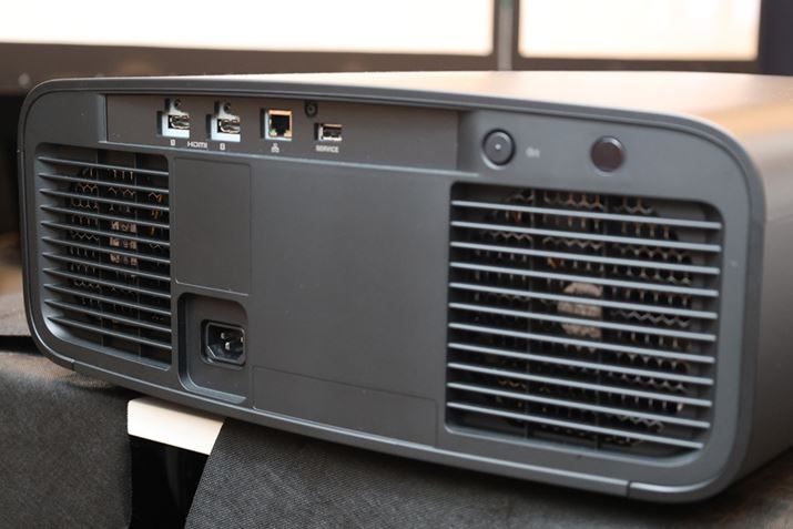 ɃVvȔwʒ[qBf͒[qHDMI2n̂