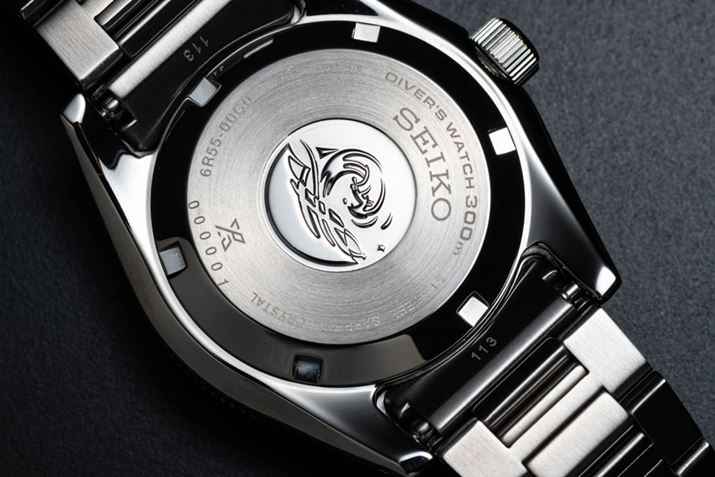 P[XobN̒Sɍ󂳂ꂽ_IBZCR[̌s_Co[Y̑ɎĂÁgg̃`[thAmȖh\؂Ă܂