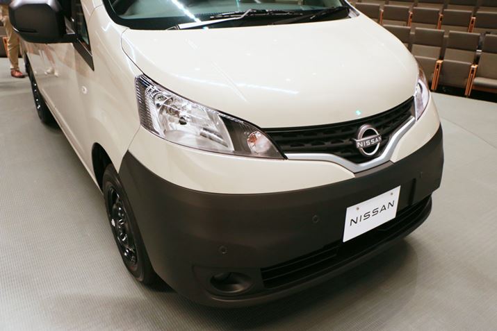 uNV200olbg MYROOMv̓c[gJ[̃{fBɁAubÑOƃop[𑕔Bx[XԂƔׁApԂۂ͏Ȃ