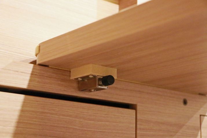 e[uŒł݌vԃ[J[炵Ƃ