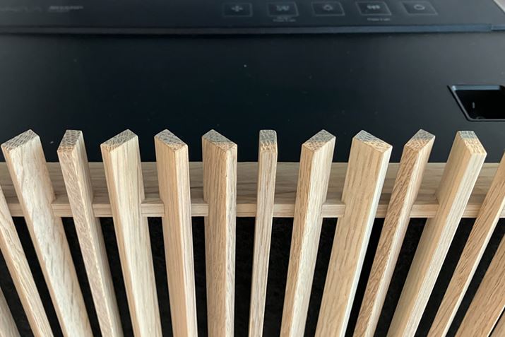 ciq̃fUCɂ肪AꌩƋϓɕł悤Ɍ܂Aciq1{1{ɍׂȊpxAׂĂ̖ʂɂȂAݒuꏊI΂Ȃ̂|Cgł