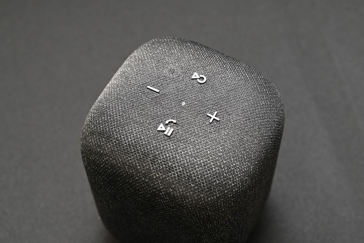 {̓Vʂɂ͊e푀{^ɉĒʘbp̃}CNzuĂAuLinkBuds Speakerv}CNXs[J[̂悤ɎgƂł܂