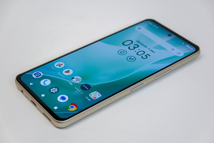 fBXvCʂ̓tbgŏ㉺̃x[ȂĂ܂