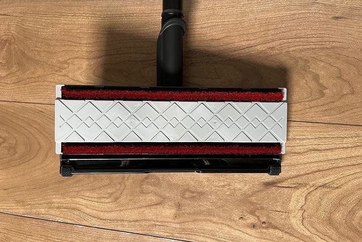 ȃuV̖сiԐFjV[g܂BȂ݂Ƀwbh̏㕔iʐ^ł͉jɋzĂ܂